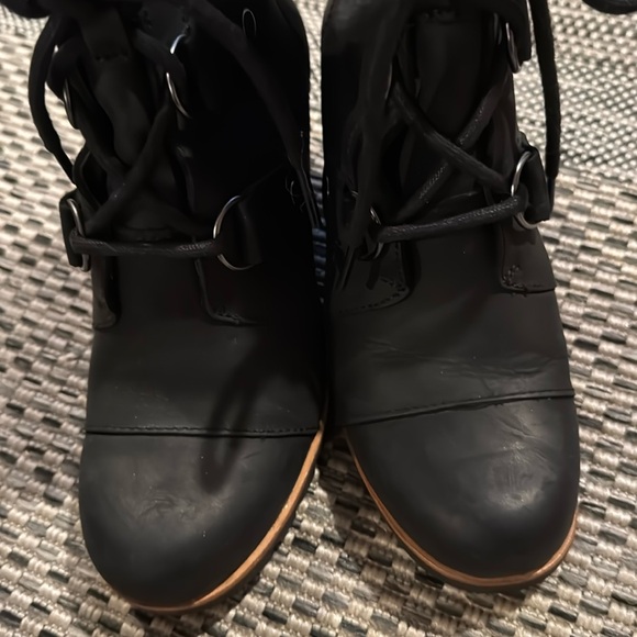 Sorel waterproof Joan of Artic boot - Picture 15 of 17